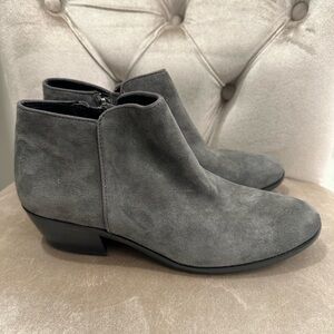 SAM EDELMAN Petty Gray Suede STACKED BLOCKED HEEL ANKLE BOOTIES Zipper Womens 7M